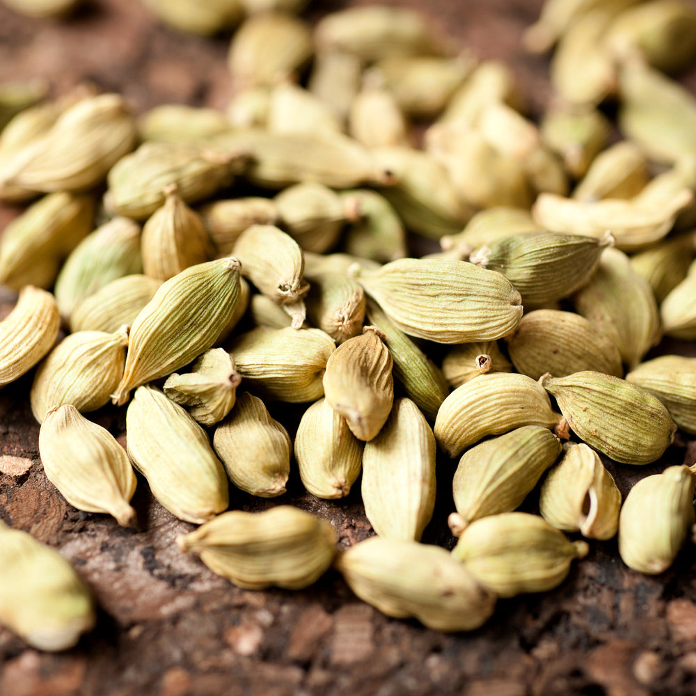 
                  
                    Load image into Gallery viewer, Green Cardamom (Whole)
                  
                